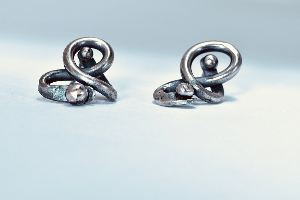 NODO | Sculptural Sterling Silver Knot Stud Earrings