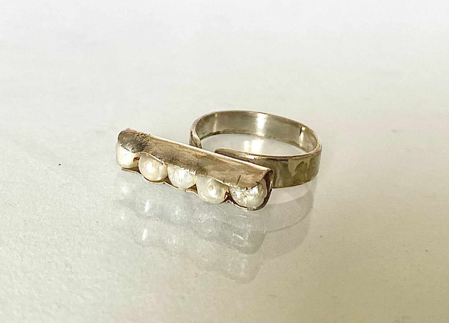 PEARL BAR – Adjustable Silver & Pearl Ring